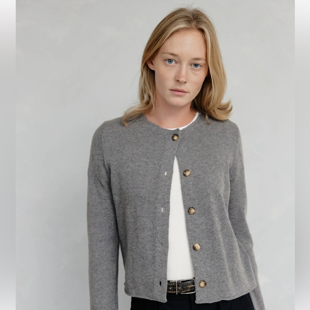 Mod Ref Molly Cardigan - Minimalist Chic for Everyday Wear